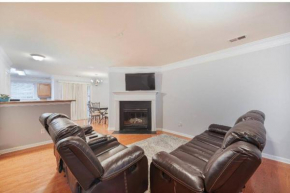 Beautiful Cozy 3-Bedroom Townhome Retreat